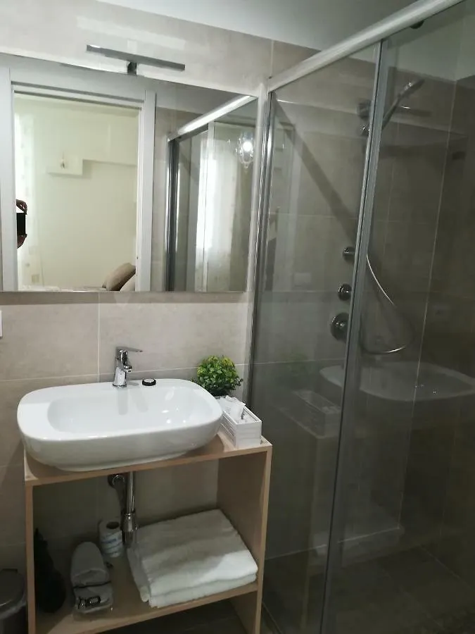 Guest House B&B Via Marina Ρέτζιο ντι Καλάμπρια Bed and Breakfast